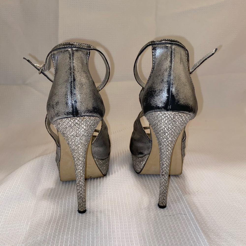 Heels - Picture 4 of 4